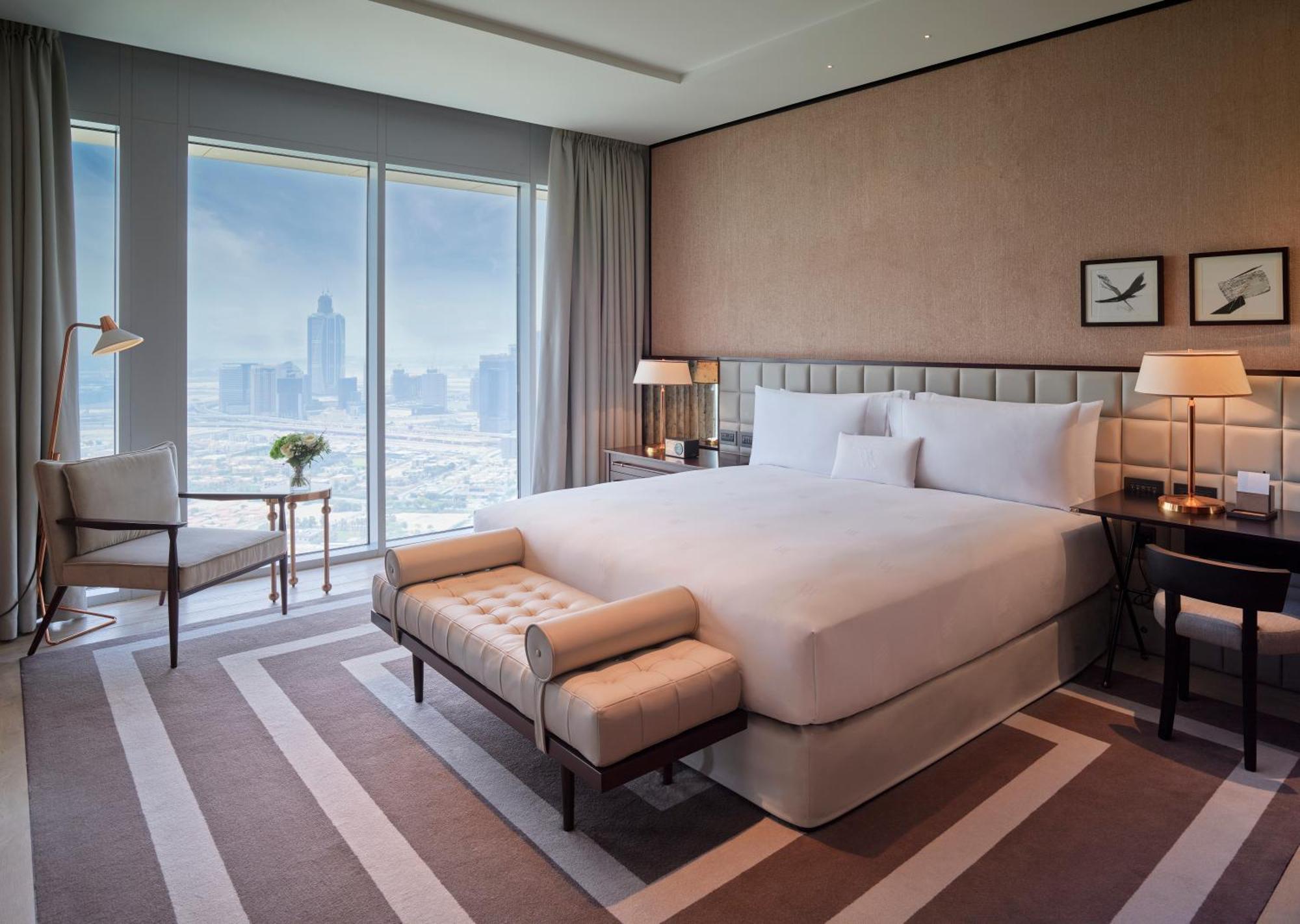 Waldorf Astoria Dubai International Financial Centre Hotell Exteriör bild A bedroom at the hotel